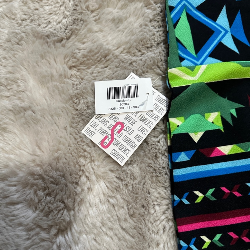 NWT LulaRoe Cassie Pencil Skirt Small - Picture 3 of 4